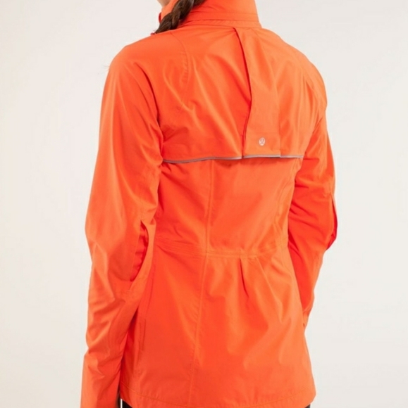 Rare Lululemon Run In Rain Jacket - size 2 - Picture 10 of 12